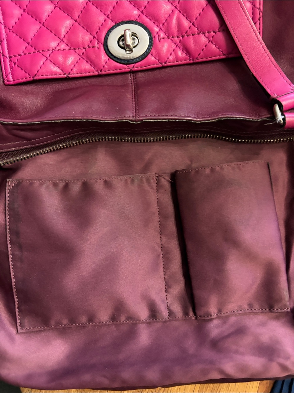 Coach Two-Tone Pink and Black Quilted Leather Shoulder Bag GUC approx.11”x9”x4” - Picture 4 of 9